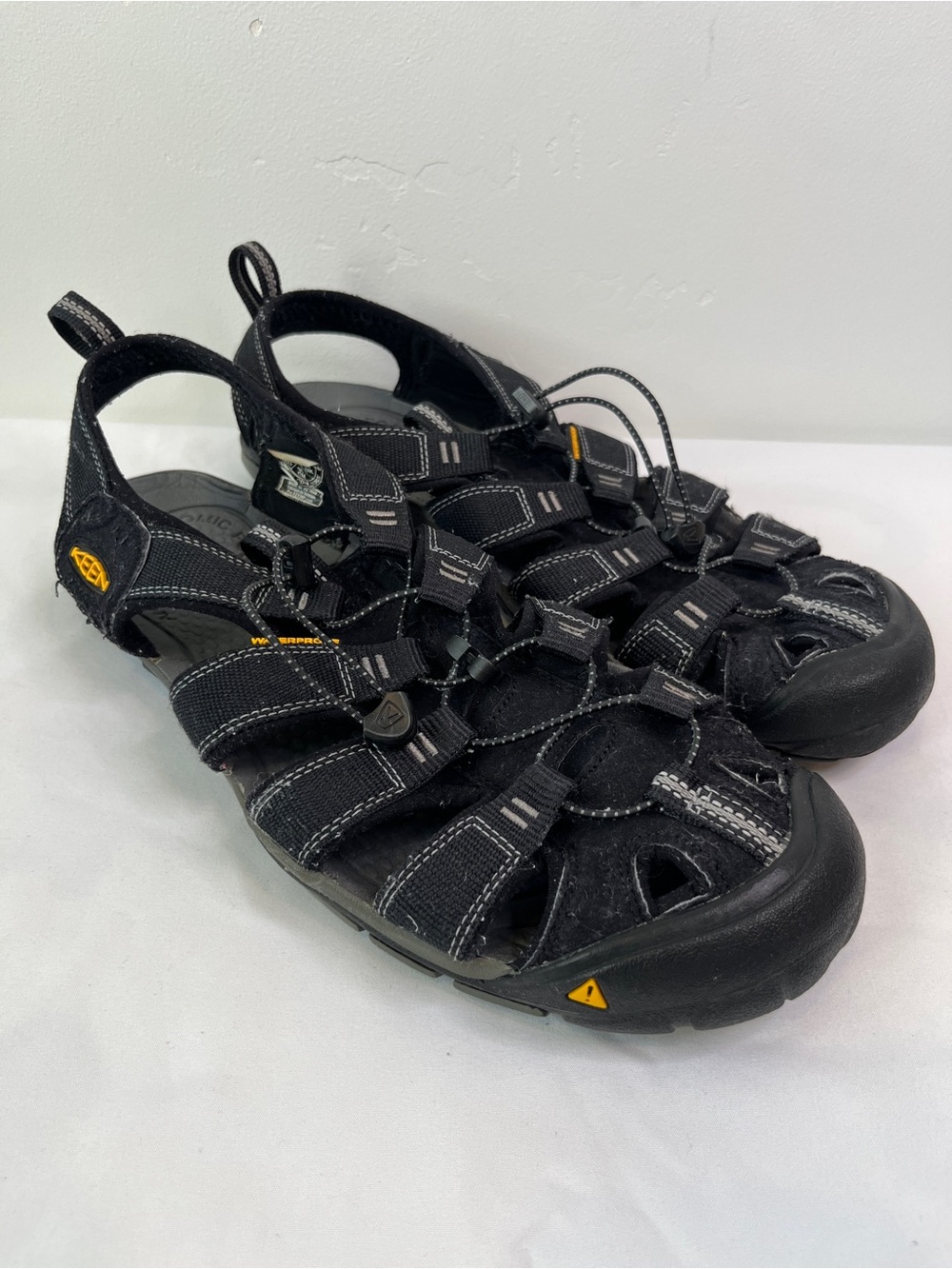 KEEN Clearwater CNX Black Bungee Closed Toe Sport Sandals Mens Size 12 1008660